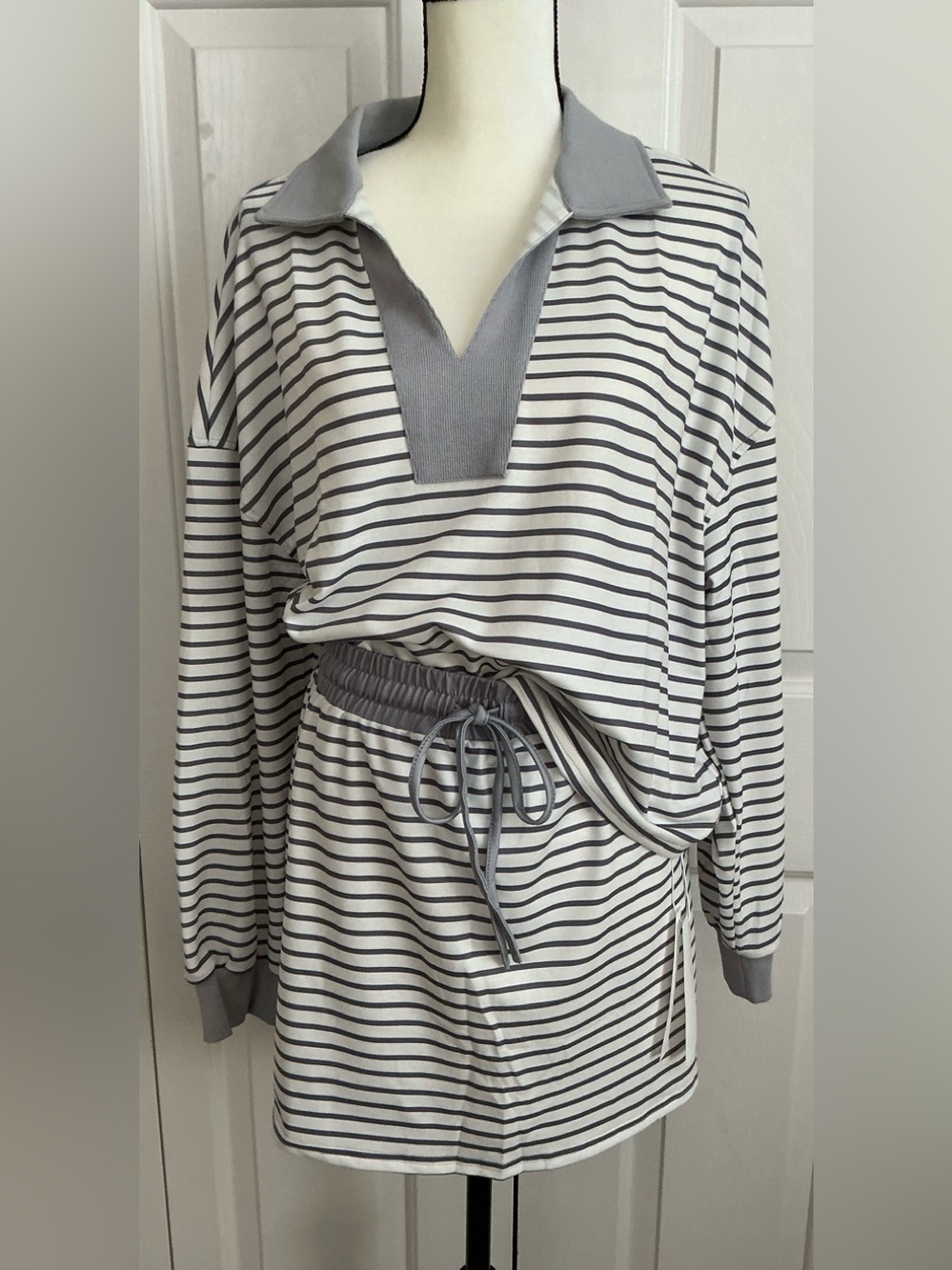 NWT. Striped Collared skort Set in White and Gray